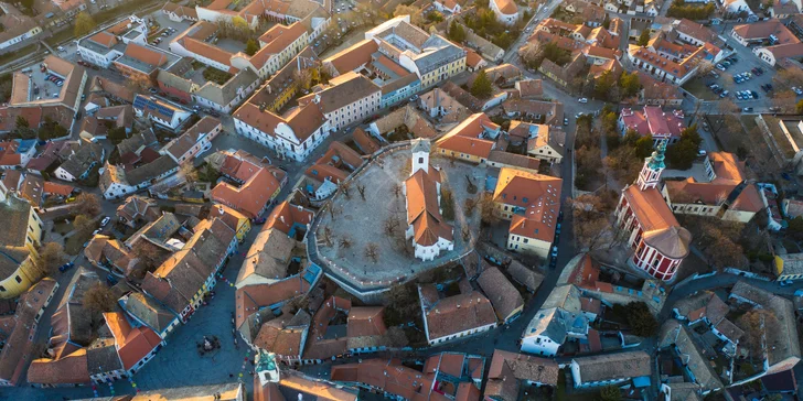 Rozprávkový advent v Szentendre: mesto umelcov s vôňou Vianoc