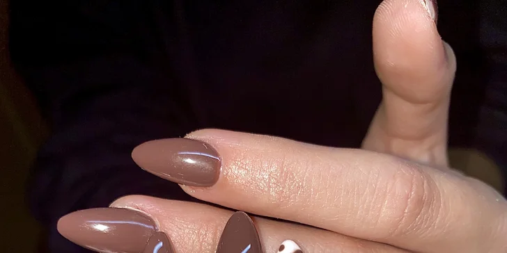 Gél lak manikúra alebo modelovanie nových gélových nechtov