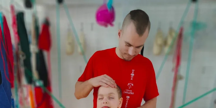 Prispejte Mykhailovi na intenzívne rehabilitačné pobyty