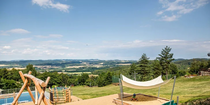 Pobyt na Monínci: hotel s vnútorným bazénom, vírivkou a raňajkami