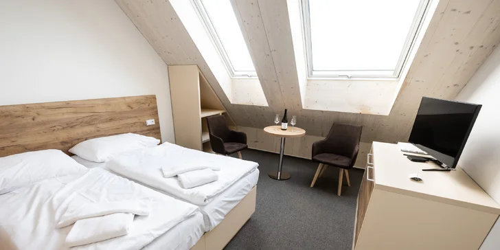 Pobyt na Monínci: hotel s vnútorným bazénom, vírivkou a raňajkami