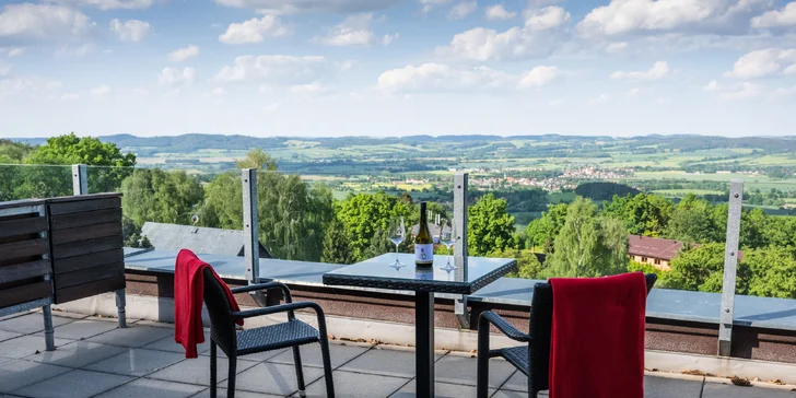 Pobyt na Monínci: hotel s vnútorným bazénom, vírivkou a raňajkami