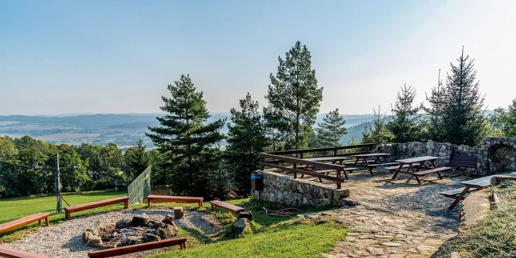 Pobyt na Monínci: hotel s vnútorným bazénom, vírivkou a raňajkami