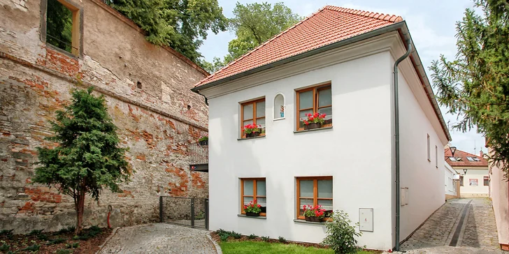 Pobyt s raňajkami v Poděbradoch: penzión pod zámkom priamo pri Labe, pamiatky aj cyklistika