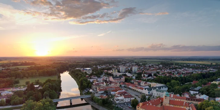 Pobyt s raňajkami v Poděbradoch: penzión pod zámkom priamo pri Labe, pamiatky aj cyklistika