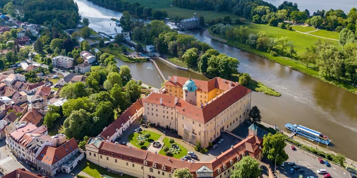 Pobyt s raňajkami v Poděbradoch: penzión pod zámkom priamo pri Labe, pamiatky aj cyklistika