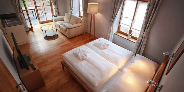 Pobyt s raňajkami v Poděbradoch: penzión pod zámkom priamo pri Labe, pamiatky aj cyklistika