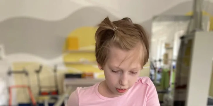 Kamilka s Dravetovej syndrómom: Po dvoch operáciách chce urobiť svoj prvý krok – buďte súčasťou jej cesty!