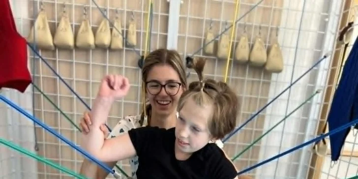 Kamilka s Dravetovej syndrómom: Po dvoch operáciách chce urobiť svoj prvý krok – buďte súčasťou jej cesty!