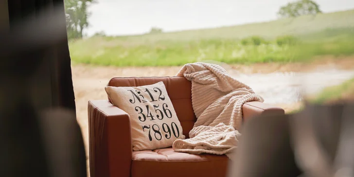 Moderná chata v južných Čechách: vlastná sauna, vírivý sud a kapacita až 6 osôb