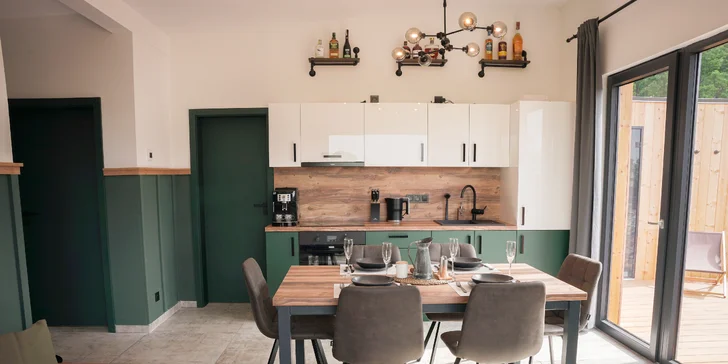 Moderná chata v južných Čechách: vlastná sauna, vírivý sud a kapacita až 6 osôb