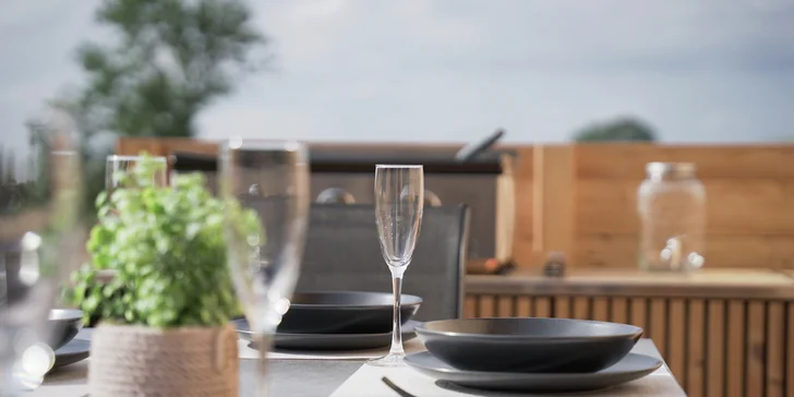 Moderná chata v južných Čechách: vlastná sauna, vírivý sud a kapacita až 6 osôb