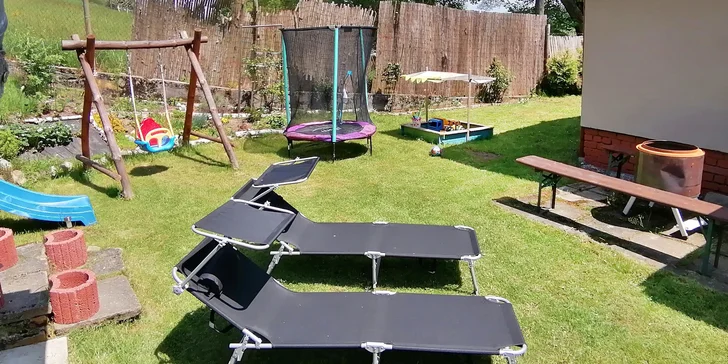 Prenájom rekreačnej chaty v Hořiciach na Šumave: až 6 osôb, kuchynka, gril aj ohnisko, ihrisko s trampolínou