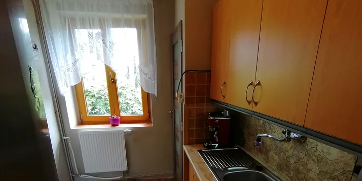 Prenájom rekreačnej chaty v Hořiciach na Šumave: až 6 osôb, kuchynka, gril aj ohnisko, ihrisko s trampolínou