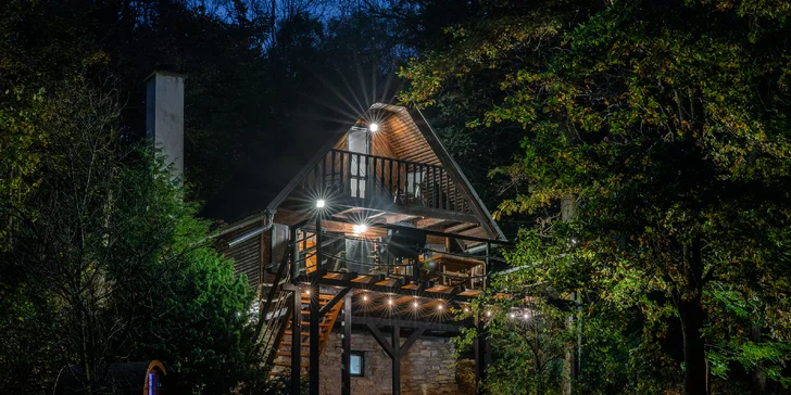 Pobyt v malebnej lesnej wellness chate len 7 km od Litomyšle: sauna, vírivka aj zapožičanie loďky