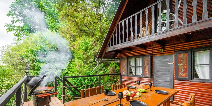 Pobyt v malebnej lesnej wellness chate len 7 km od Litomyšle: sauna, vírivka aj zapožičanie loďky