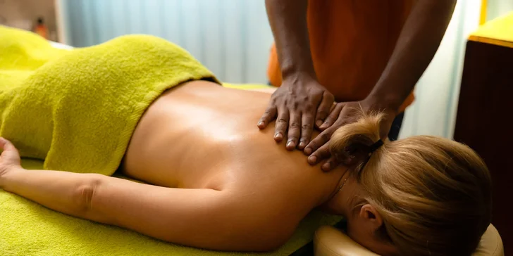 Ajurvédske masáže: Masáž hlavy, tela, lymfatická, párová masáž a i.