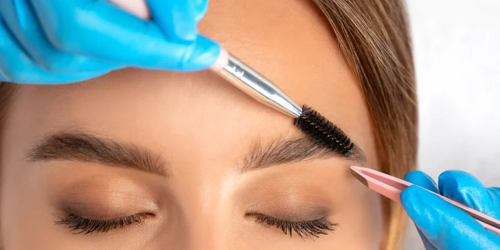 Mihalnice aj obočie ako z katalógu: úprava, farbenie, laminácia aj výhodná kombinácia