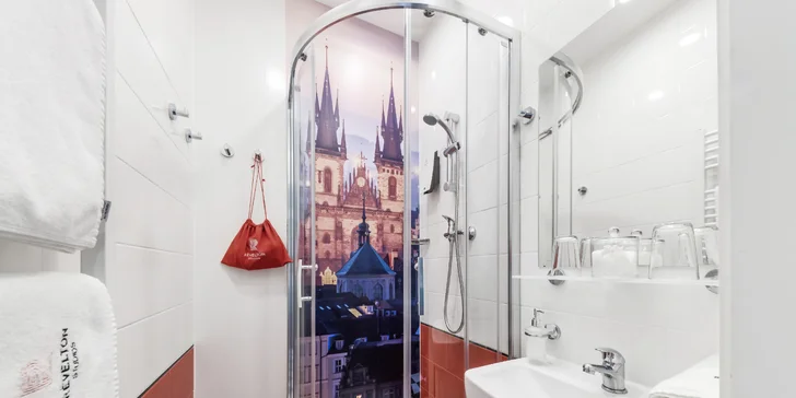 Pobyt v Prahe v modernom štúdiu: vstup do Múzea českej ilúzie, možnosť raňajok