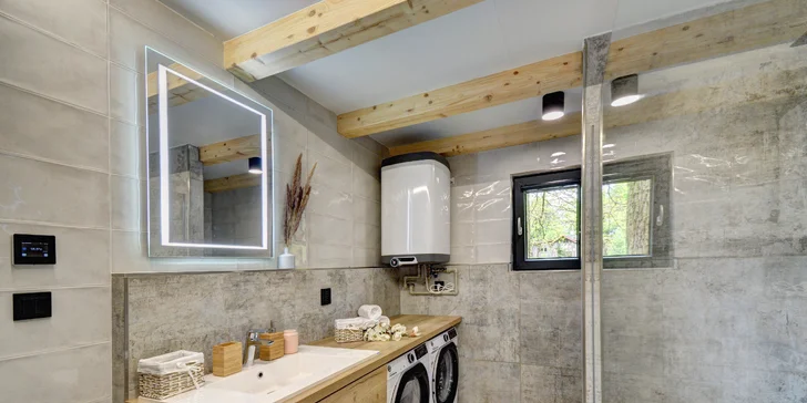 Moderná chata pri Českých Budějoviciach a Krumlove: fínska sauna, terasa, kapacita až pre 6 osôb