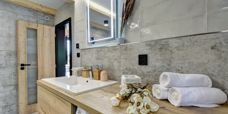 Moderná chata pri Českých Budějoviciach a Krumlove: fínska sauna, terasa, kapacita až pre 6 osôb