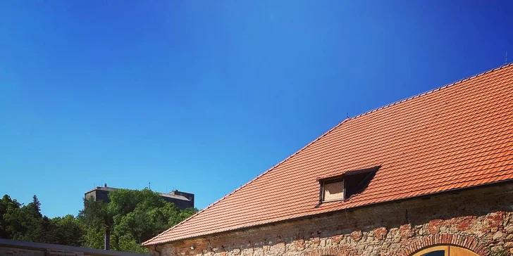 Pobyt v hoteli pri hrade Buchlov s raňajkami aj večerami a wellness alebo masážou