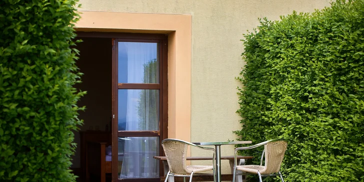 Pobyt v hoteli pri hrade Buchlov s raňajkami aj večerami a wellness alebo masážou