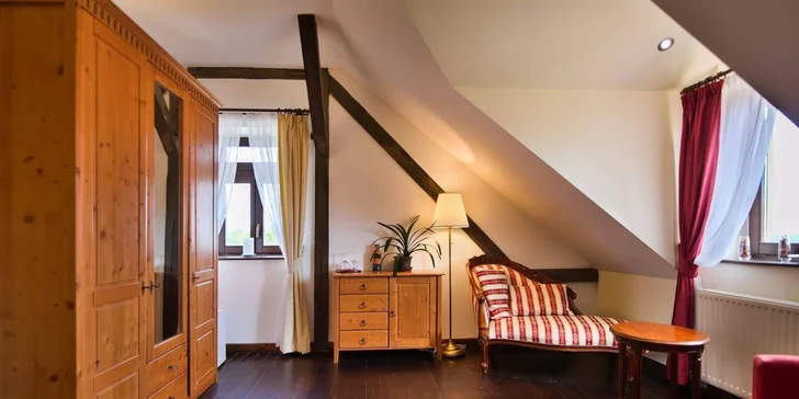 Pobyt v hoteli pri hrade Buchlov s raňajkami aj večerami a wellness alebo masážou