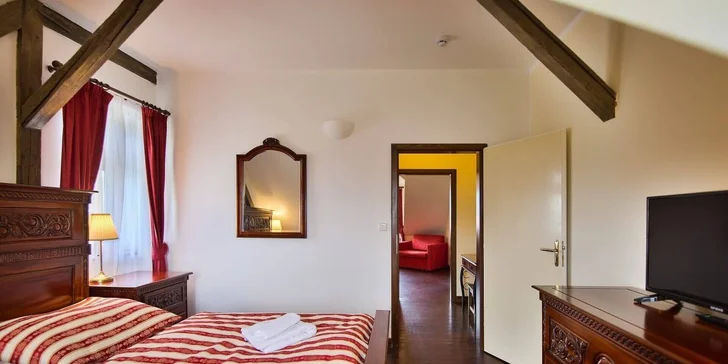 Pobyt v hoteli pri hrade Buchlov s raňajkami aj večerami a wellness alebo masážou