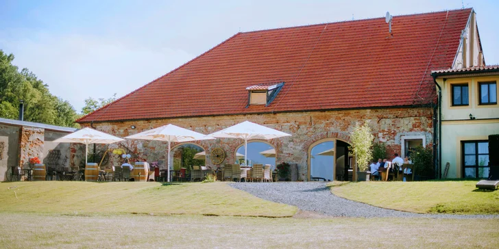 Pobyt v hoteli pri hrade Buchlov s raňajkami aj večerami a wellness alebo masážou