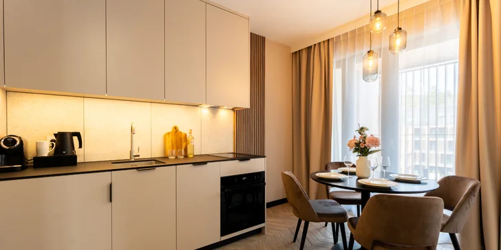 Nové apartmány pri Balte 15 min. od pláže: raňajky, bazény, vírivky a sauna