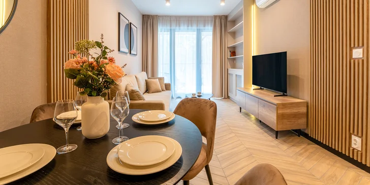 Nové apartmány pri Balte 15 min. od pláže: raňajky, bazény, vírivky a sauna