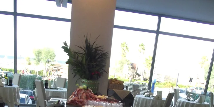 Talianska siesta a relax: 4* moderný hotel pri pláži, raňajky, bazény, možnosť wellness