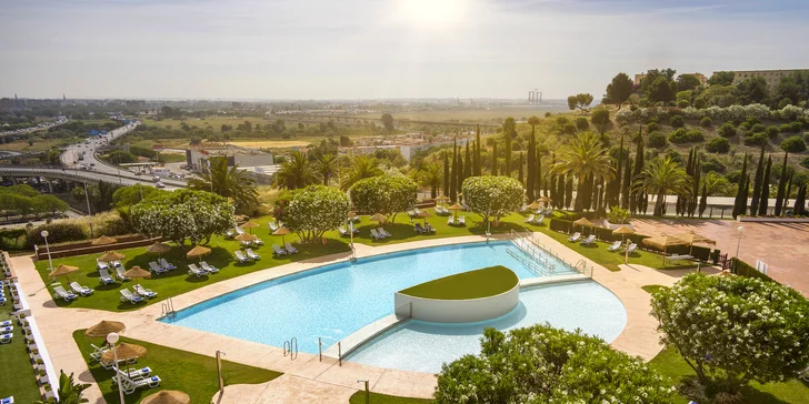 Spoznajte španielsku Sevillu: pobyt v 4* hoteli s raňajkami