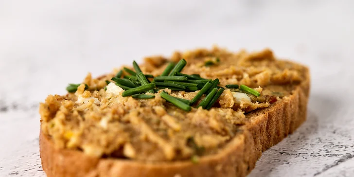 Mix obložených chlebíčkov alebo bagetový box: ideálne pohostenie do práce aj na oslavu