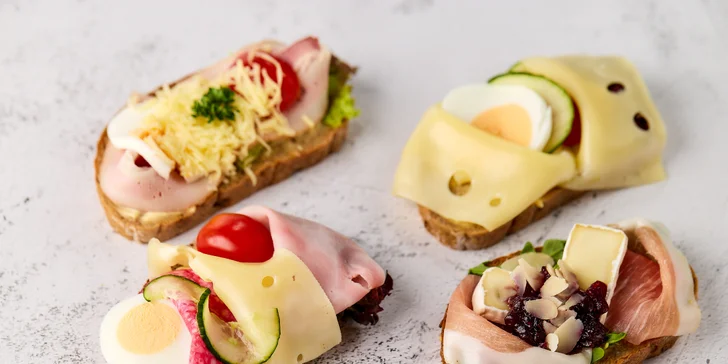 Mix obložených chlebíčkov alebo bagetový box: ideálne pohostenie do práce aj na oslavu