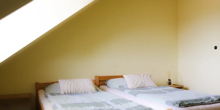 Športovo-relaxačné centrum pri Františkových Lázňach: pobyt s raňajkami alebo polpenziou a zľava na šport