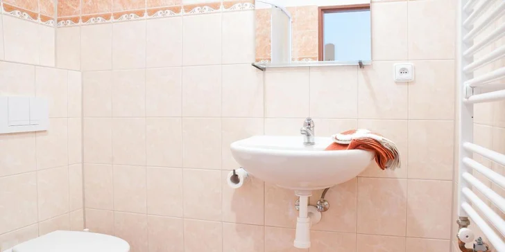 Športovo-relaxačné centrum pri Františkových Lázňach: pobyt s raňajkami alebo polpenziou a zľava na šport