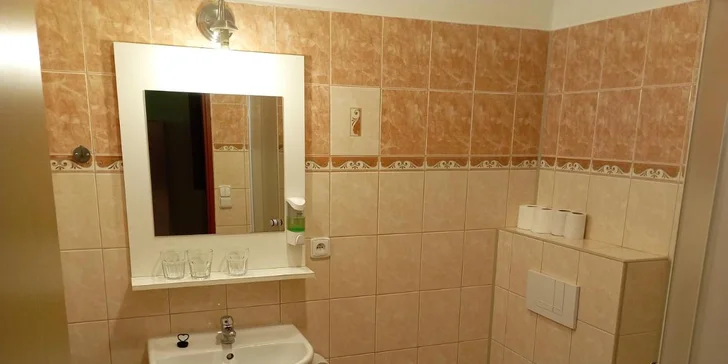 Športovo-relaxačné centrum pri Františkových Lázňach: pobyt s raňajkami alebo polpenziou a zľava na šport