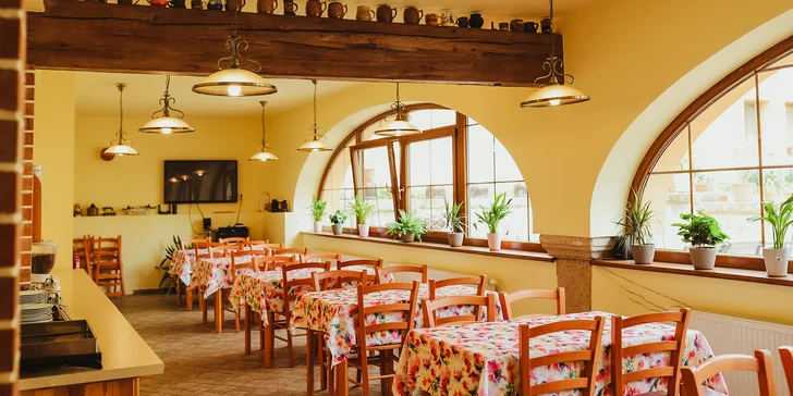 Športovo-relaxačné centrum pri Františkových Lázňach: pobyt s raňajkami alebo polpenziou a zľava na šport