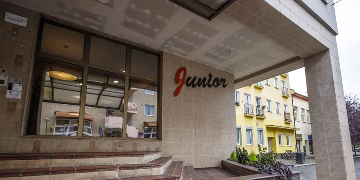 Pohodový pobyt v srdci kúpeľného mesta Poděbrady s polpenziou a vínom