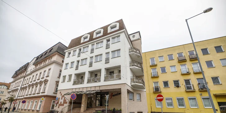 Pohodový pobyt v srdci kúpeľného mesta Poděbrady s polpenziou a vínom