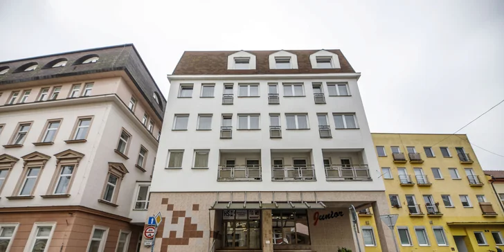 Pohodový pobyt v srdci kúpeľného mesta Poděbrady s polpenziou a vínom