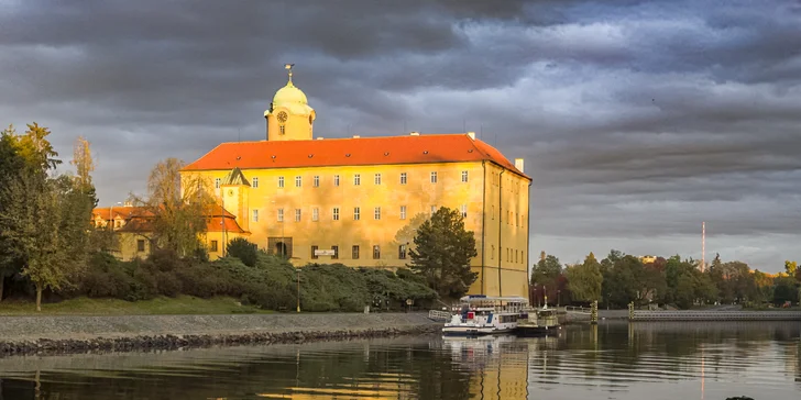 Pohodový pobyt v srdci kúpeľného mesta Poděbrady s polpenziou a vínom