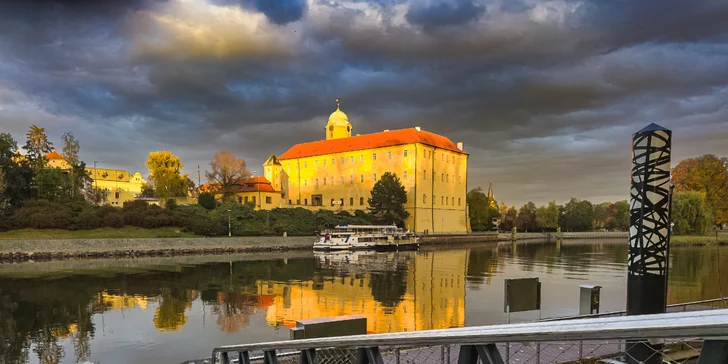Pohodový pobyt v srdci kúpeľného mesta Poděbrady s polpenziou a vínom