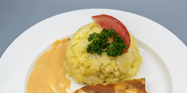 Pohodový pobyt v srdci kúpeľného mesta Poděbrady s polpenziou a vínom