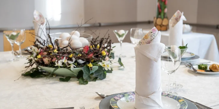 Pohodový pobyt v srdci kúpeľného mesta Poděbrady s polpenziou a vínom