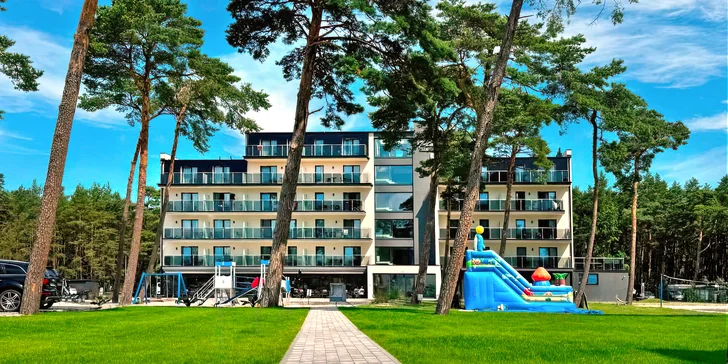 Navštívte slávne piesočné duny v Łebe: apartmány pri pláži, raňajky alebo polpenzia