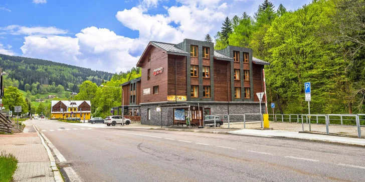 Pohoda v srdci Krkonôš: raňajky alebo polpenzia, zľava na elektrobicykle a bowling