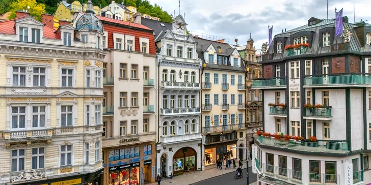 Luxusný hotel na karlovarskej kolonáde: pobyt s možnosťou raňajok aj pivných kúpeľov